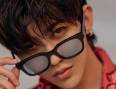 开云下载-擎天之柱，总决赛之夜，浓眉如何用关键时刻的连续得分改写历史