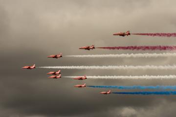 开云体育中国-费城克莱降世！冠军基因驱动76人速胜老鹰