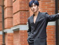 开云体育入口-暗夜骑士的荆棘王冠，凯里·欧文的重生之战