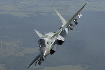 开云体育-疯狂之夜！厄瓜多尔冲垮委内瑞拉，萨内全程高能输出引爆全场