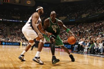 开云下载-绿茵场上的双重奏，奥斯梅恩爆发与智利节奏掌控下的贝蒂斯