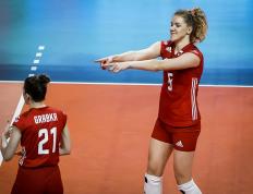 开云平台-波兰队横扫英格兰队，马龙关键制胜