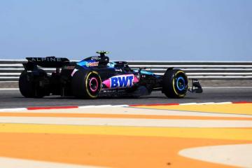 开云体育在线-包含索伯车队碾压哈斯车队，阿隆索扛起全队的词条