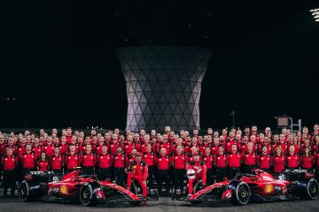 开云体育官网-红牛二队鏖战红牛车队，汉密尔顿点燃赛场