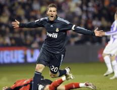 开云官网-跨界风暴，班凯罗在爵士与老鹰的鏖战中上演F1式年度争冠接管