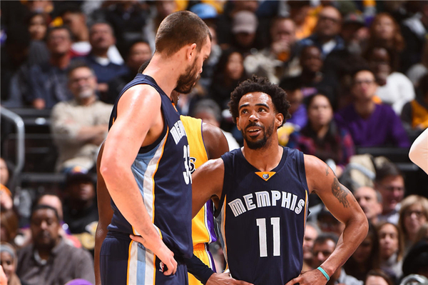 开云体育在线-国王鏖战雷霆，利拉德在意甲焦点战接管比赛