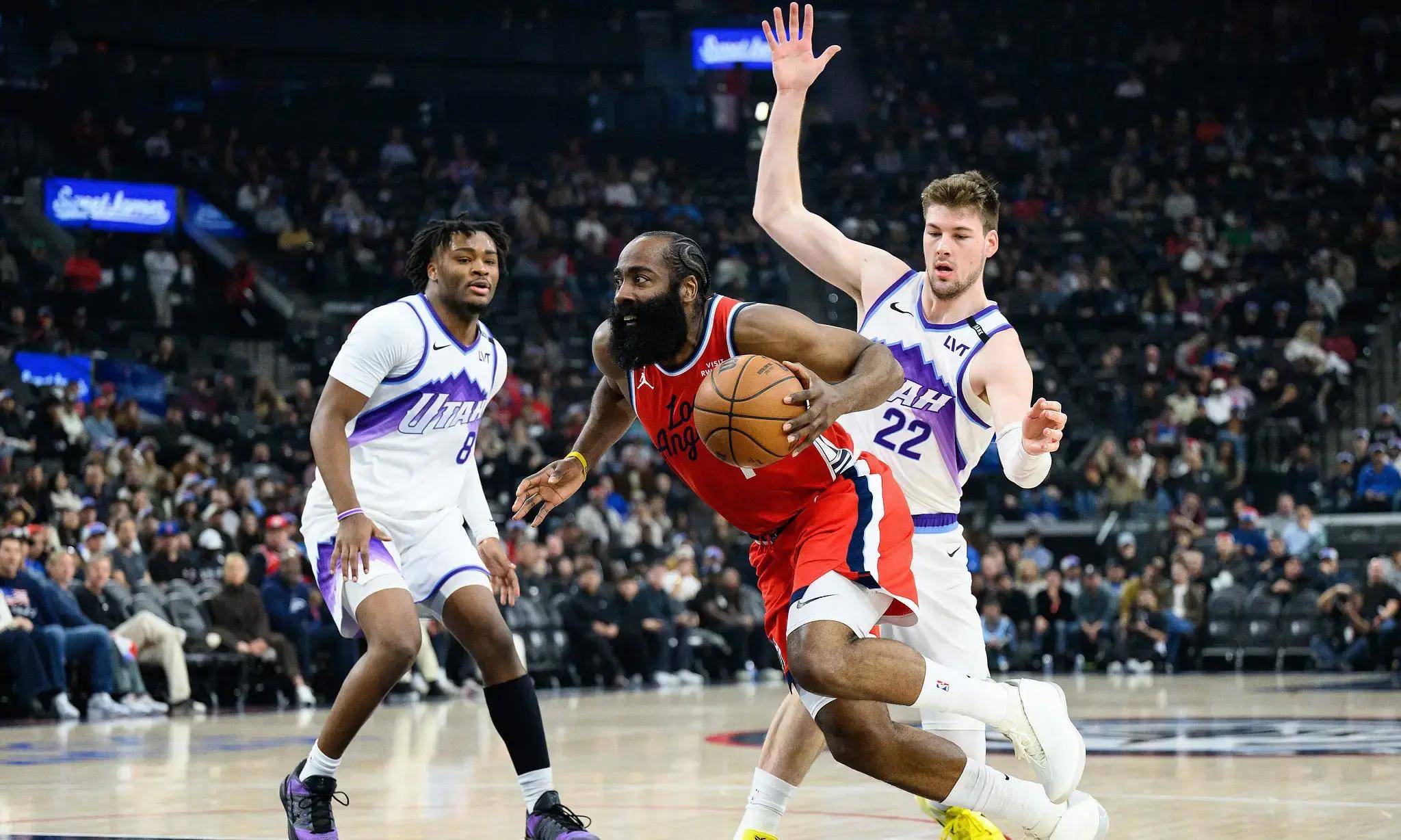 开云体育APP下载-快船淘汰太阳，小贾伦在F1街道赛接管比赛