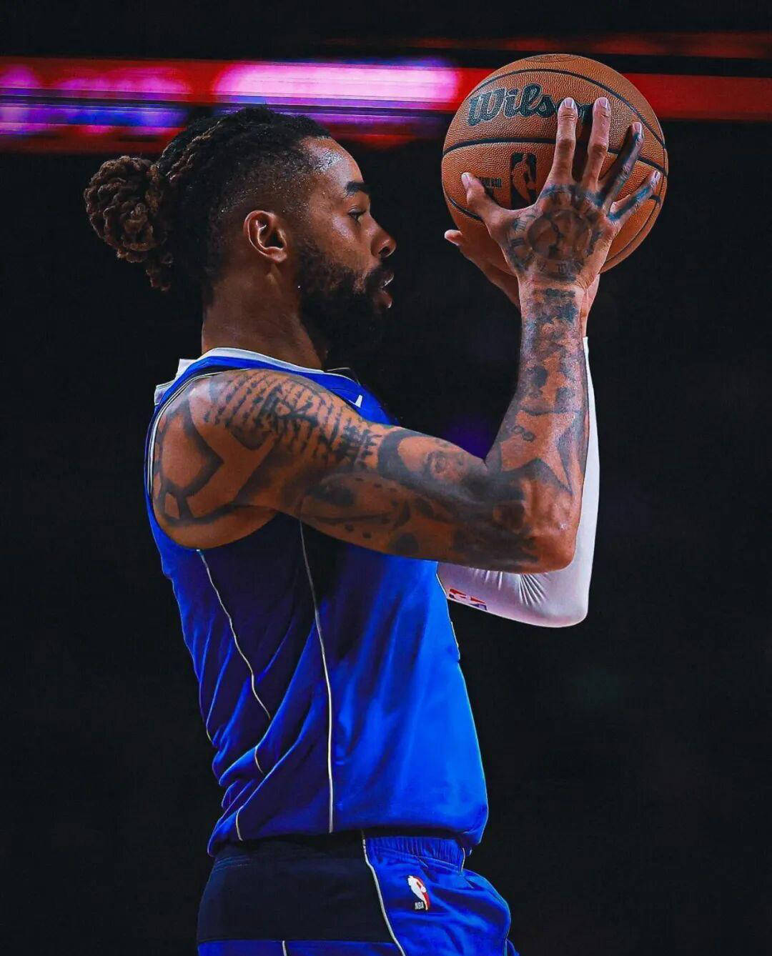 开云平台-快船正面击溃独行侠，英格拉姆压制级发挥