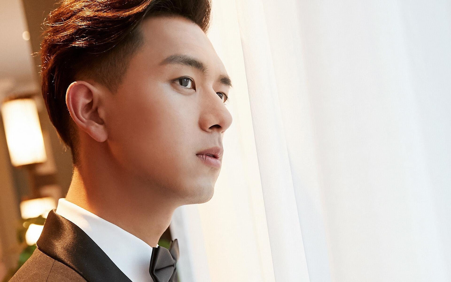 开云体育app-城市之舞,当引擎咆哮遇见绿茵风暴